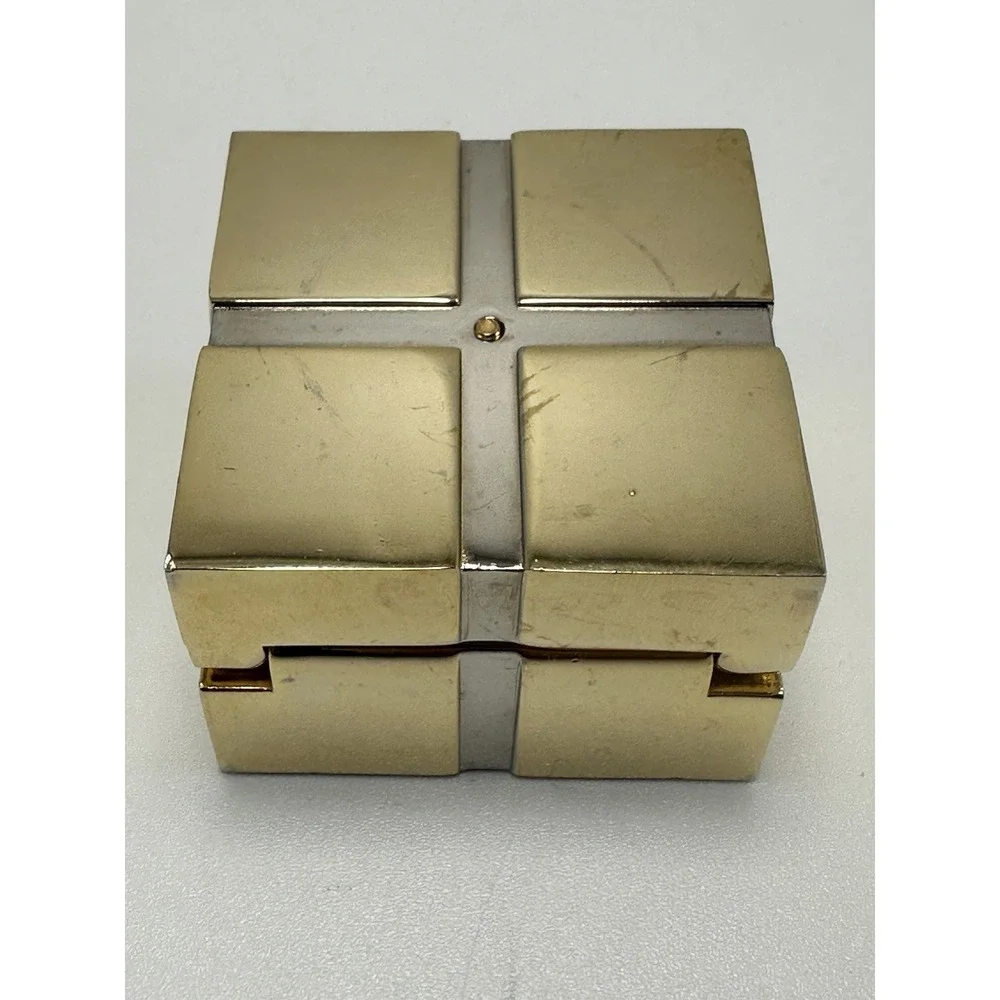 Xanadu Gift Box NO Bow New Battery Mini Clock‎ Watch V